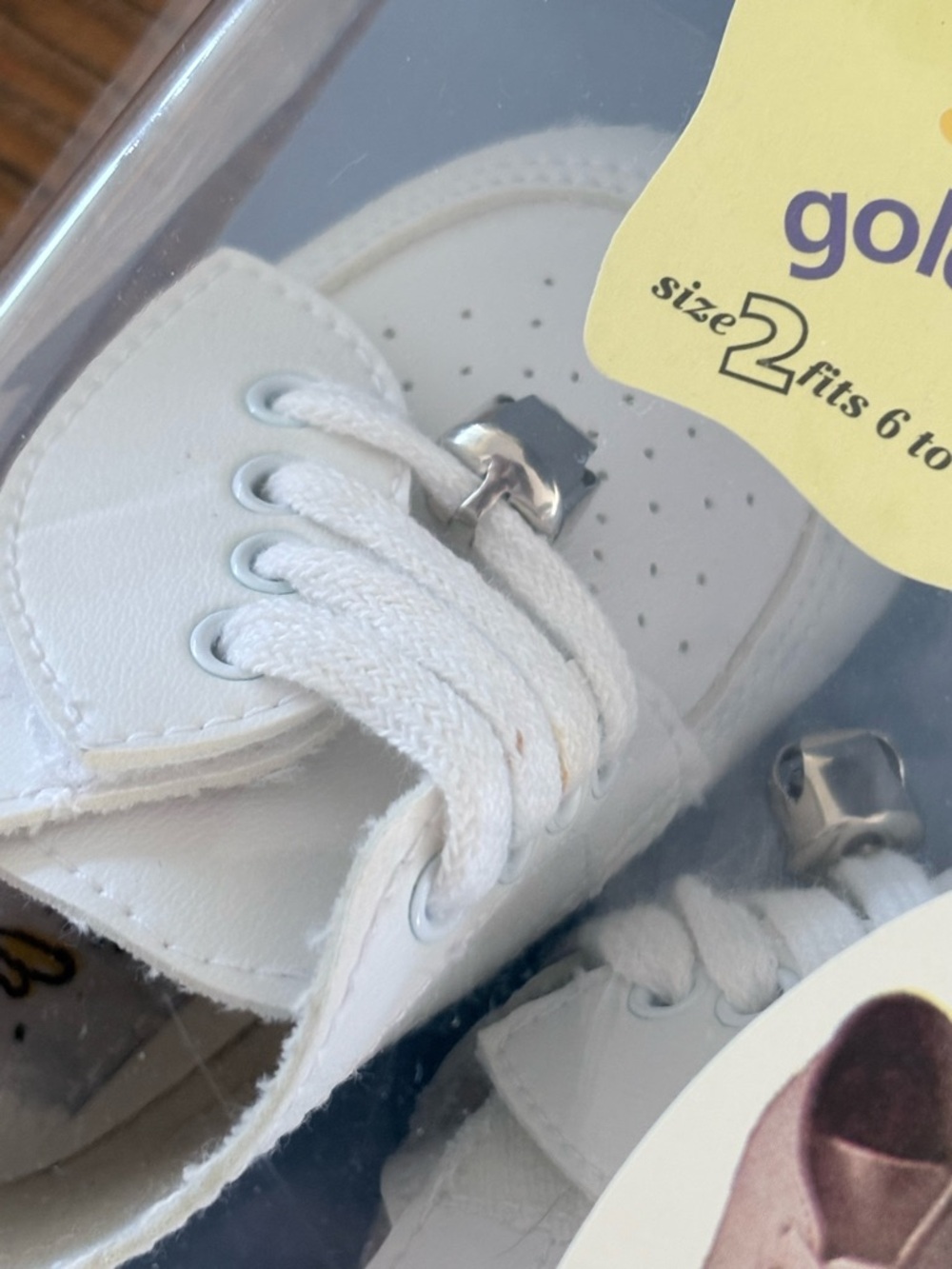 NWT Gold Bug Goldbug White Infant Baby Shoes With Bells Size 2 6-9 Month Velcro - Picture 3 of 5